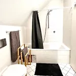 Urbanstays Landstrasse - Center - Near Casino